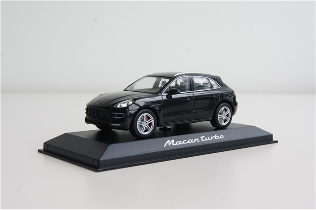 Model Porsche Macan Turbo, 1:43