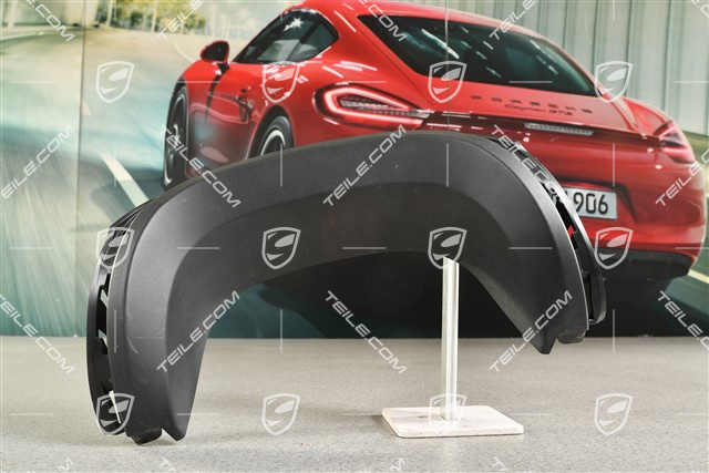 Cover plate (above tailpipe), black, GT4