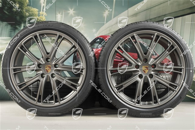 21" Panamera Exclusive Design Sommerräder, Felgen 9,5J x 21 ET71 + 11,5J x 21 ET69 + NEUE Pirelli Sommerreifen 275/35 ZR21 + 315/30 ZR21, Platinum, mit RDK-Sensoren