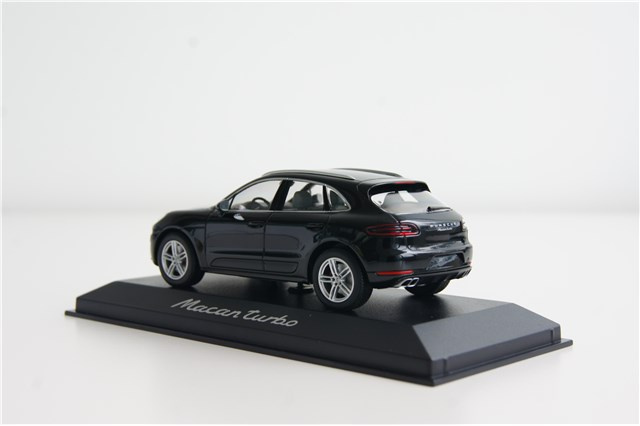 Model Porsche Macan Turbo, 1:43