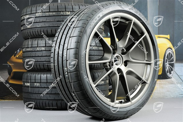 20" Carrera S (III) Sommerräder Satz, in Platinum (seidenglanz), 8J x 20 ET57 + 9,5J x 20 ET45 + Sommerreifen 235/35 ZR20 + 265/35 ZR20