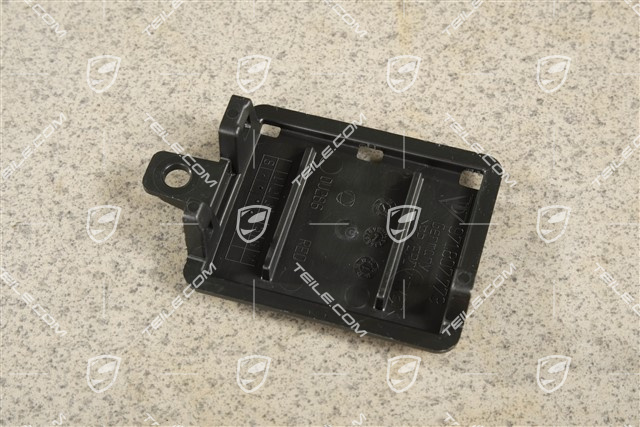 Halter für Farzeuge mit sensorgesteuerter Heckklappenöffnung