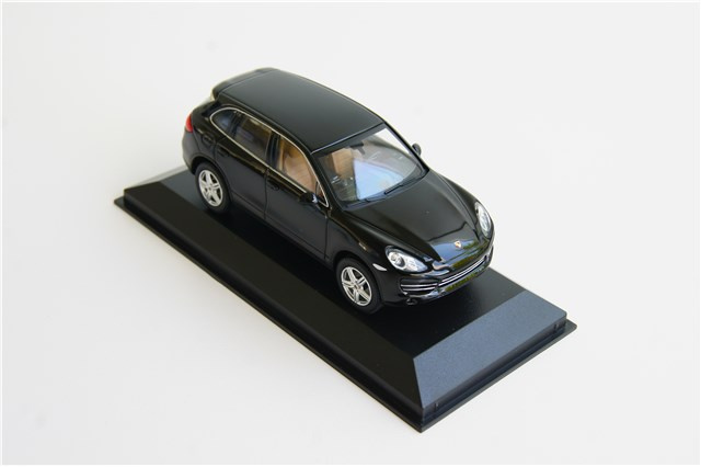 Modellauto Porsche Cayenne Platinum, 1:43