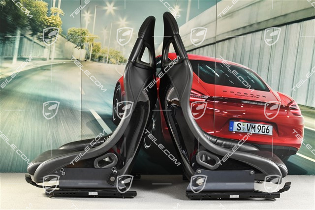 Schalensitze, Leder, schwarz, mit geprägtem Porsche Wappen, L+R