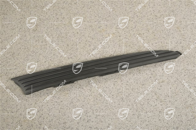 Trim, upper, R