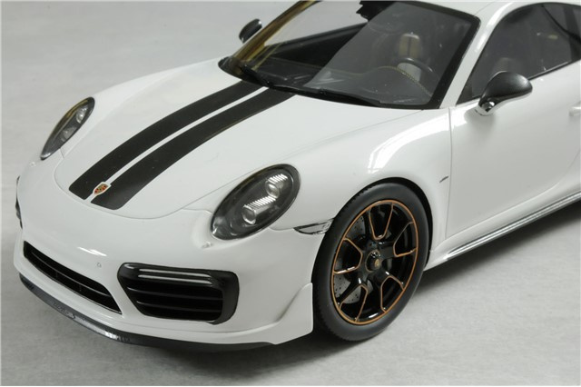 911 Turbo S, Exclusive Series, carrara white metallic, black/golden yellow 1:18, DieCast