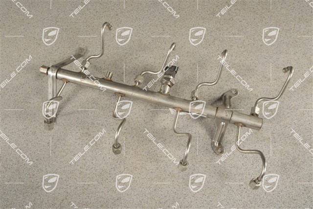 S / GTS V8 FSI, Fuel rail