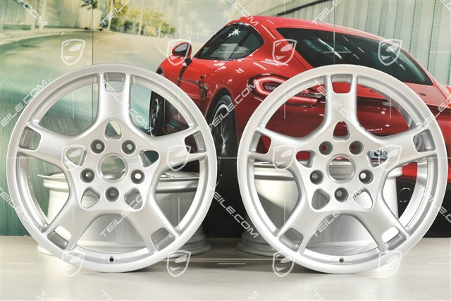 19-inch Carrera S wheel set, front 8J x 19 ET57 + rear 9,5J x 19 ET46