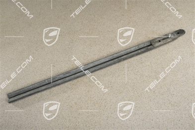 Rear bumper protective strip / moulding