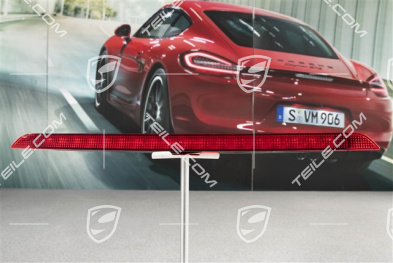 Additional brake light, boot lid / trunk