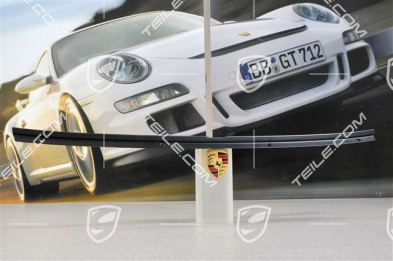 Bumper lining retainer