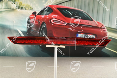 Additional brake light, boot lid / trunk