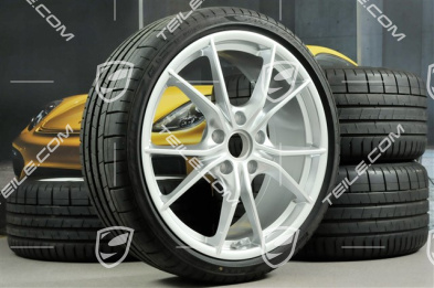 20" Carrera S Sommerräder Satz, Felgen 8J x 20 ET57 + 10J x 20 ET45 + NEUE Pirelli Sommerreifen 235/35 R20 + 265/35 R20, silbern, mit RDK-Sensoren