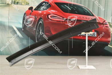 Trunk lid seal, upper center