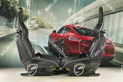 Sportschalensitze, klappbar, Leder/Alcantara, schwarz, Naht in Silber, Schriftzug "Spyder", Satz L+R