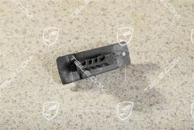 Retaining plate