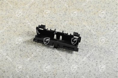 Mounting point for Bowden cable, front of hood Mounting point for Bowden cable, front of hood
