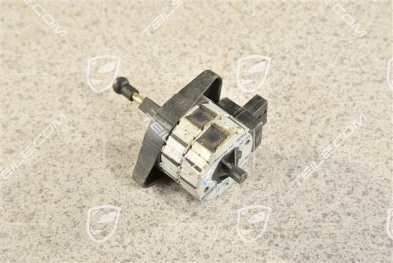 Electric adjusting motor headlight range / levelling system