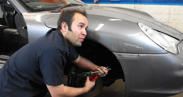 Rozbieracze: Biznes w garażu: Legendy ze złomowiska. Porsche 911 vs Maserati 3200GT